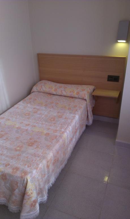 Hostal Bisbal Only Adults No Ac Valência Quarto foto
