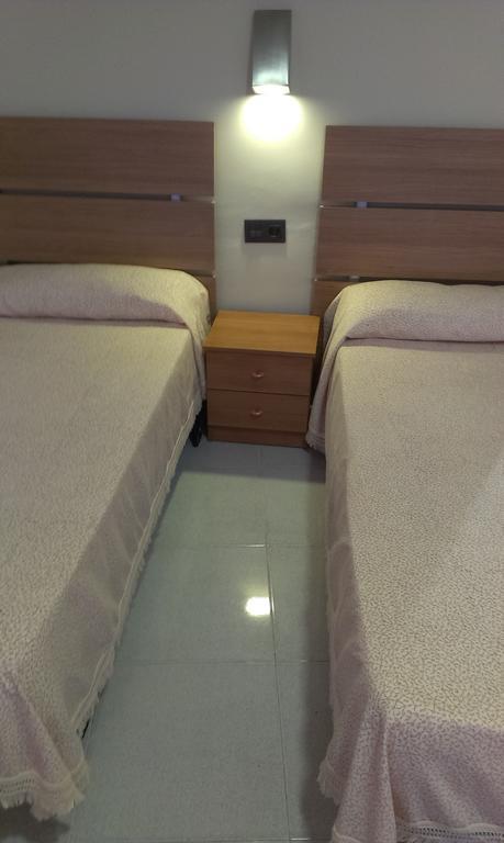 Hostal Bisbal Only Adults No Ac Valência Quarto foto