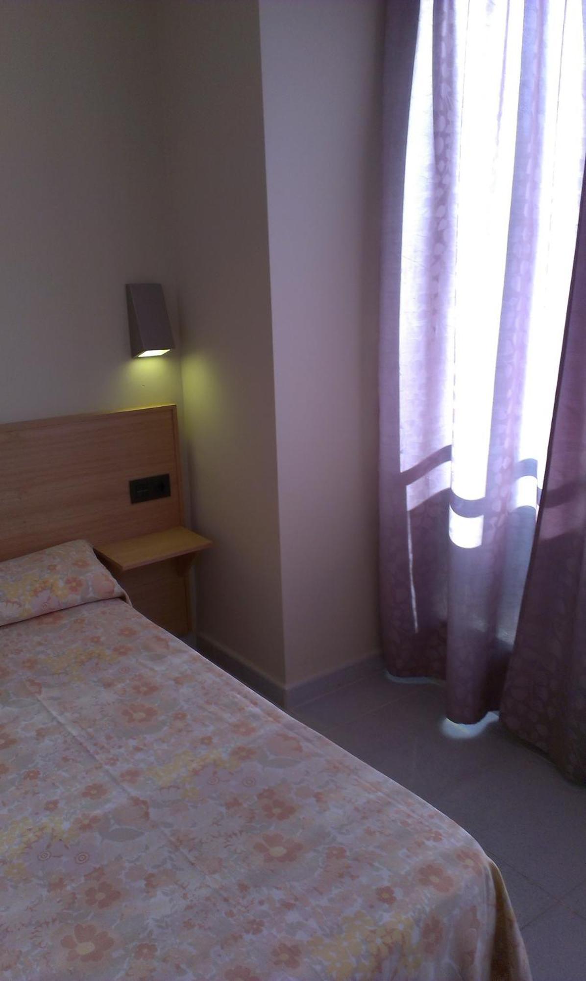Hostal Bisbal Only Adults No Ac Valência Exterior foto